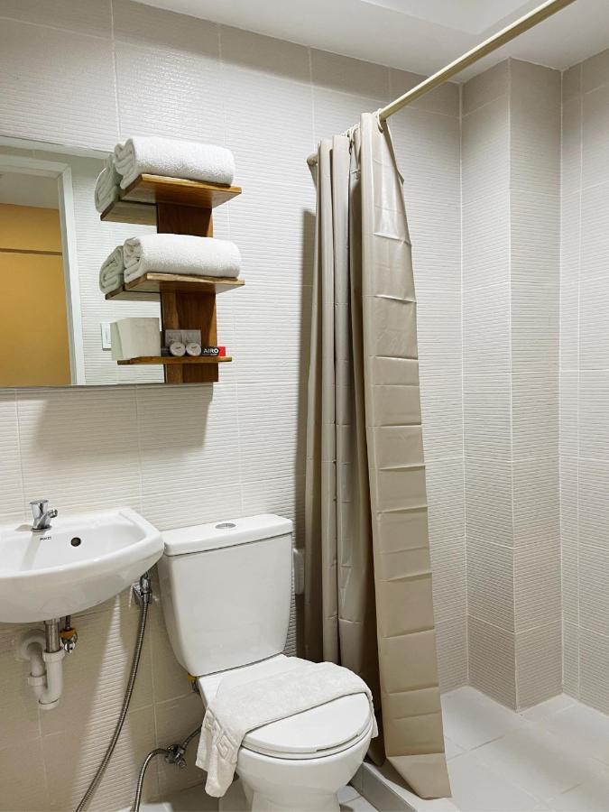 Airo Suites Makati Pasay Exterior foto